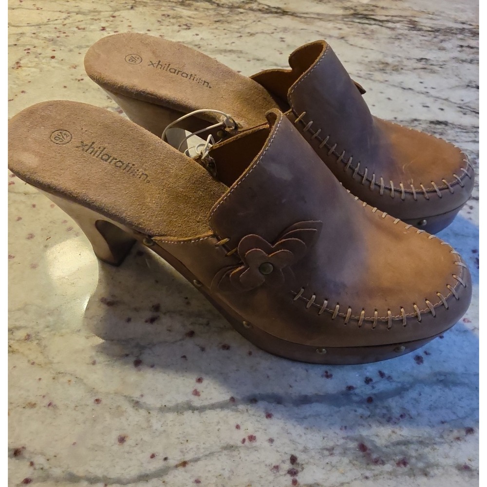 Vintage y2k Women's Xhilaration Brown leather Flower Clogs Heels Size 9.5 nwt